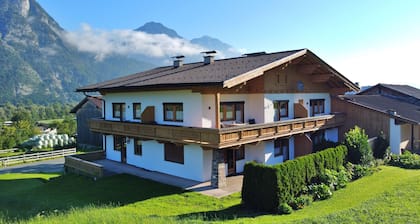 Stilvolles Appartement Georgenberg im Herzen Tirols