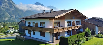 Stilvolles Appartement Georgenberg im Herzen Tirols