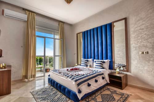 Standard Double Room, Ensuite, Beach View | Free WiFi