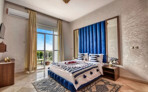 Standard Double Room, Ensuite, Beach View