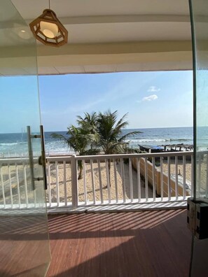 Interior - Classic Oceanfront Suite, Eleko, Lagos, Nigeria

 (Lekki)