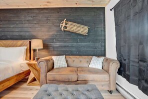 TV - Pocono Bold & Modern | Firepits | Pet Friendly (Barrett Township)