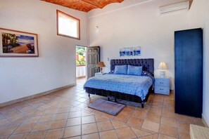 1 bedroom, WiFi, bed sheets - Casa las Mariposas Bungalow 8 (Los Ayala)