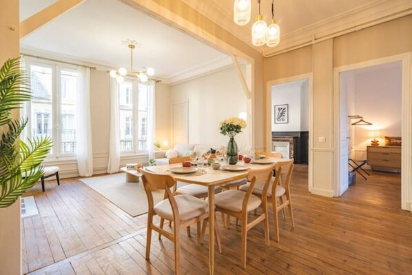 تناول الطعام