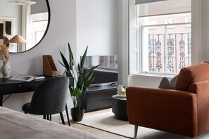 Studio Apartment | Iron/ironing board, free WiFi - Urban Rest - Merrion Square Apartments (Dublin)