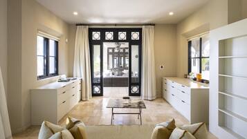 House | 5 bilik tidur