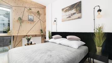 Apartamento design | 1 quarto, escrivaninha, espaço de trabalho para notebook