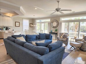 Smart TV, fireplace - The Rookery, Open Deck on Top Floor with Peeks of the Ocean (Pawleys Island)