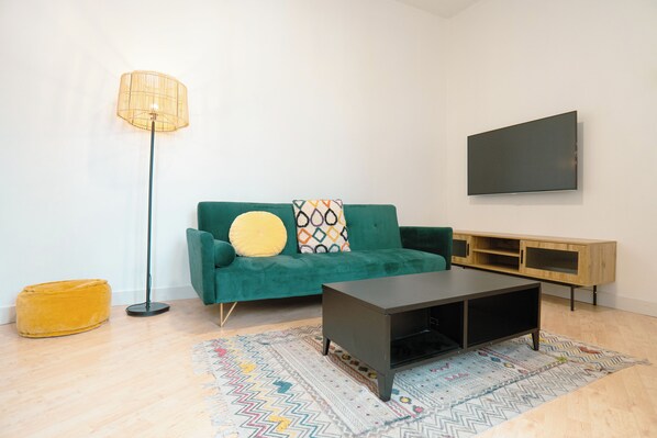 Appartement | Donsdekens, een bureau, gratis wifi, beddengoed