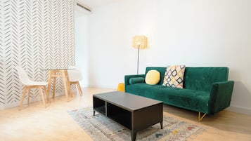 Apartment | Down comforters, desk, free WiFi, bed sheets