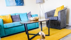Apartment | Living area - Lovely 2-bed Apartment in Sutton Coldfield (Sutton Coldfield)