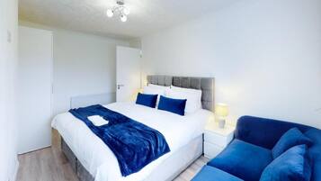 3 bedrooms, iron/ironing board, WiFi, bed sheets