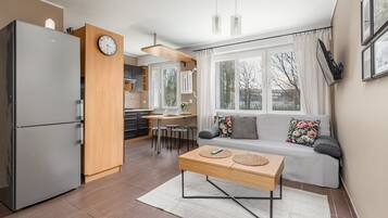 Apartment, 1 Bedroom, Balcony | Living room