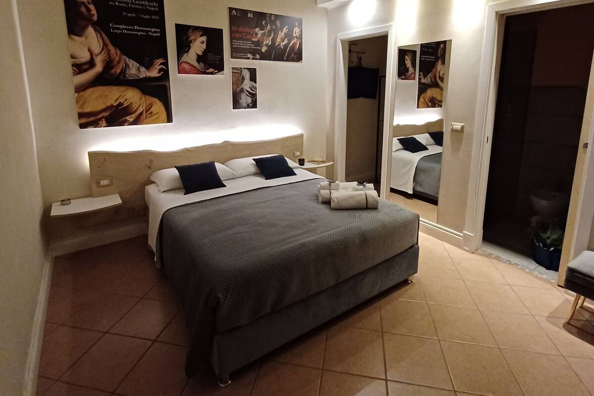 Deluxe tweepersoonskamer (Gli Artisti) | Italiaanse Frette-lakens, luxe beddengoed, donzen dekbedden