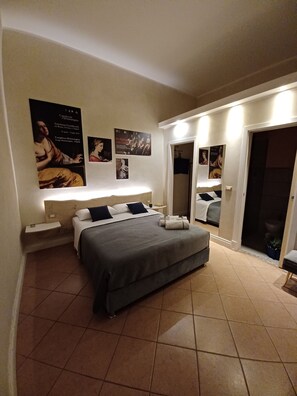Deluxe Double Room (Gli Artisti) | Frette Italian sheets, premium bedding, down comforters - Domus Duomo BB Napoli (Naples)