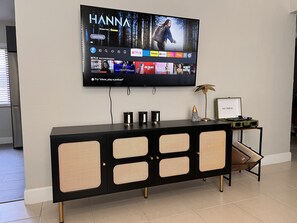 Interior - Modern Vintage Home close to Brickell, Little Havana and Miracle Mile (Miami)