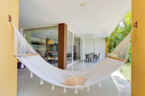 Apartamento superluxo, terraço, vista para o jardim | Terraço/pátio