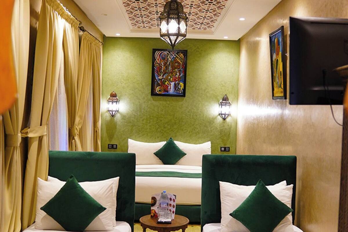 Quarto quádruplo luxo | 1 quarto, quartos à prova de som, Wi-Fi de cortesia