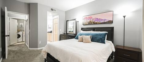 2 bedrooms, desk, iron/ironing board, WiFi