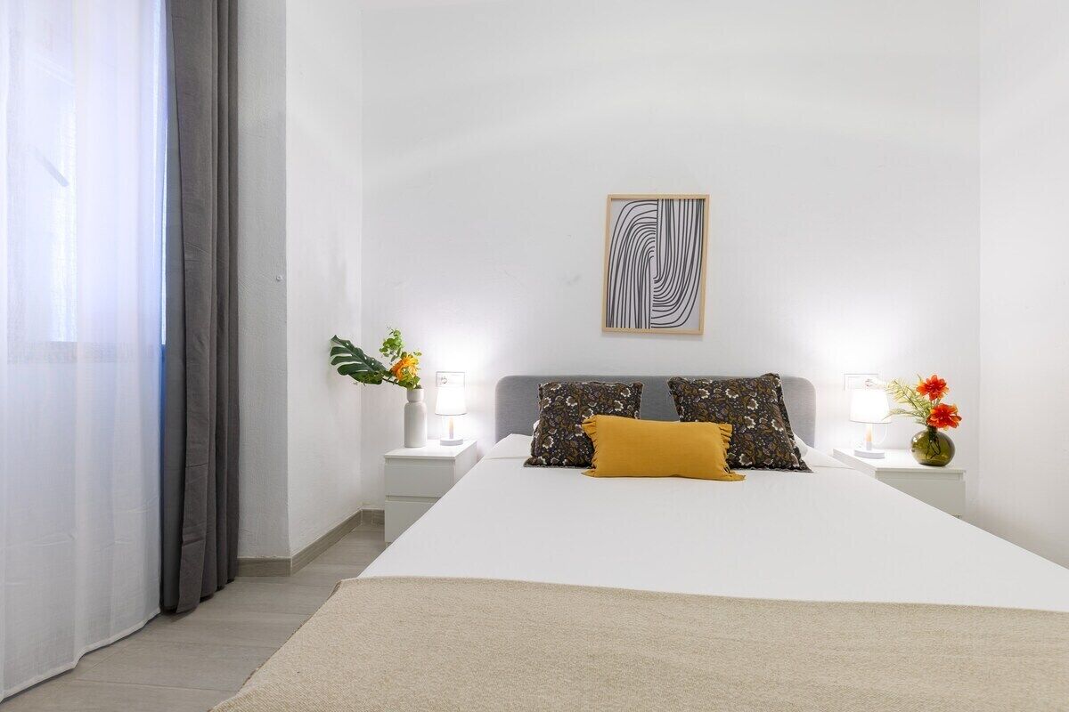 6 chambres, fer et planche à repasser, Wi-Fi, draps fournis