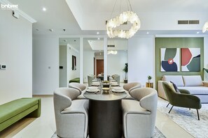 Leilighet – deluxe | Spiseområde på rommet