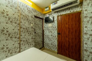 Hypo-allergenic bedding, desk, bed sheets