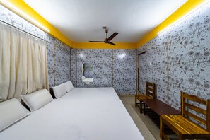 Hypo-allergenic bedding, desk, bed sheets