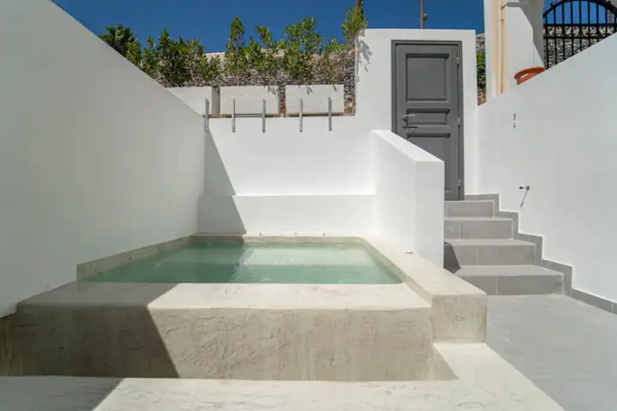 Central Apartment with Terrace & Jacuzzi | Jetted bathtub