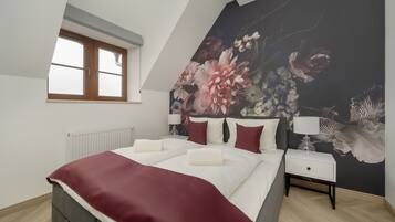 1 bedroom, bed sheets