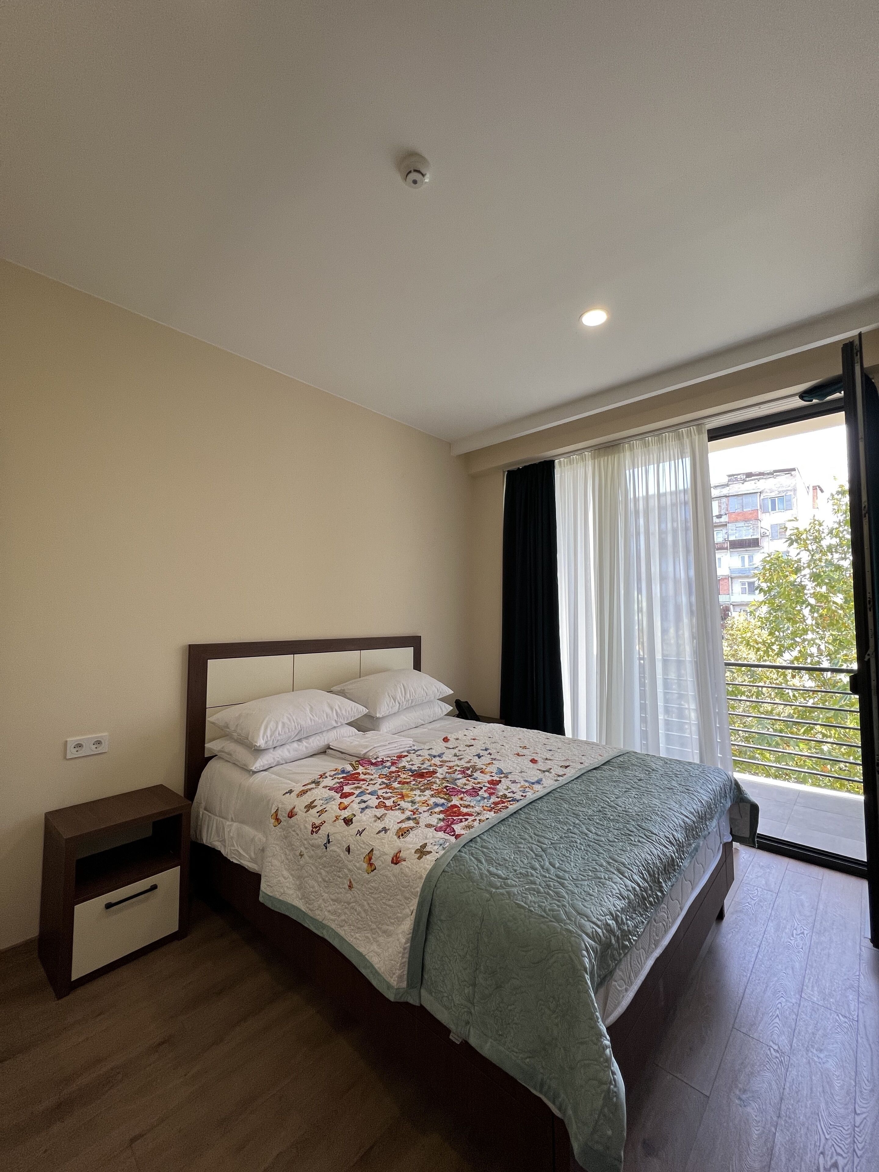 Double Room | Hypo-allergenic bedding, in-room safe, individually decorated, desk