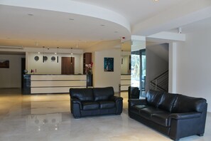 Reception - Hotel West Tbilisi (Tbilisi)