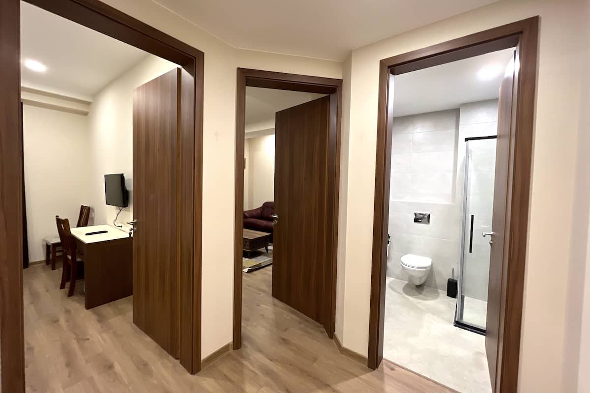 Exclusive Suite | 1 bedroom, hypo-allergenic bedding, in-room safe, individually decorated