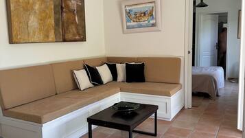 2 bedrooms, iron/ironing board, travel crib, free WiFi