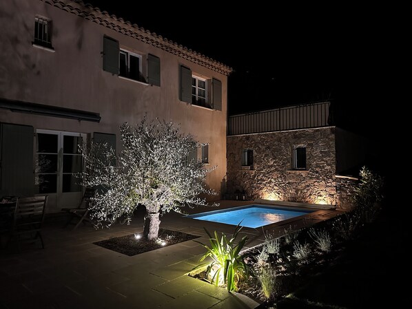 Outdoor pool, a heated pool