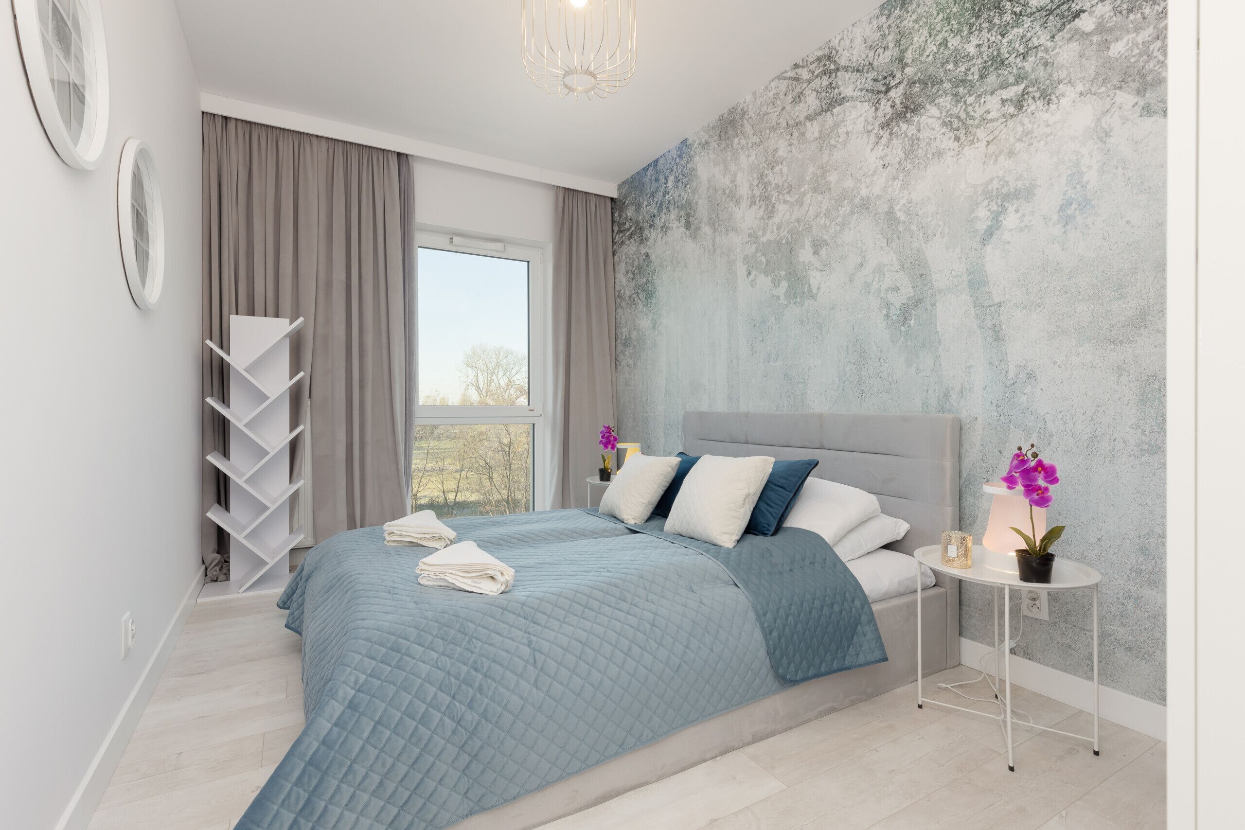 1 bedroom, laptop workspace, bed sheets