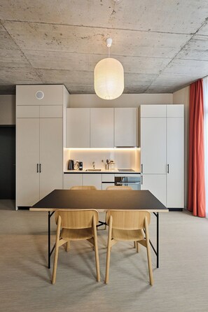 Premium Apartment | Desk, iron/ironing board, free WiFi, bed sheets - Ariv Design Hotel & Apartments (Cham)