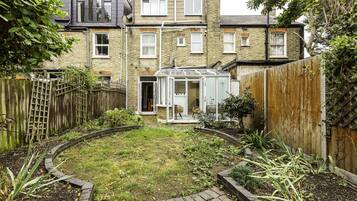 Rumah Basic, Beberapa Tempat Tidur | Eksterior