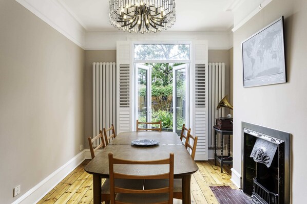 Casa Basic, letti multipli | Ristoranti