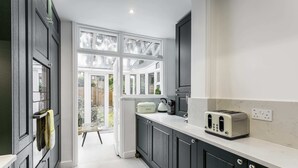 Casa básica, varias camas | Cocina privada