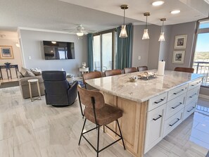 Condo, 3 Bedrooms | Interior