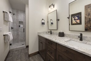 Townhome, 4 Bedrooms | Bathroom | Towels, shampoo - Summit Place At Lakota 4 Bedroom Townhouse by RedAwning (Winter Park)