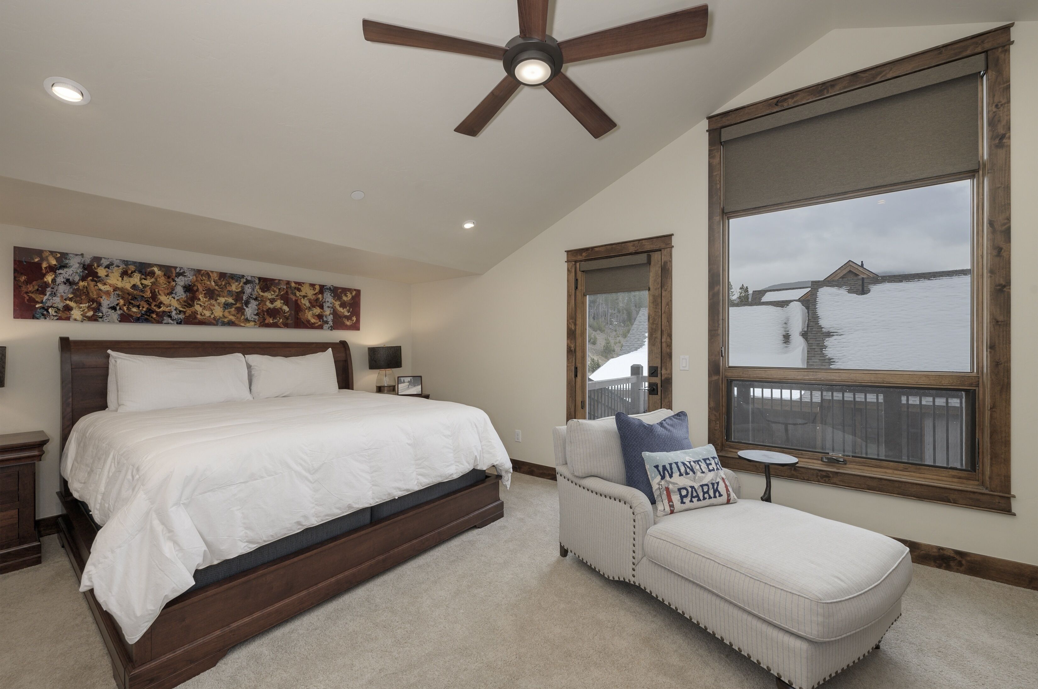 Townhome, 4 Bedrooms | 4 bedrooms, laptop workspace, iron/ironing board, free WiFi