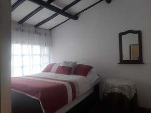 5 bedrooms, WiFi, bed sheets