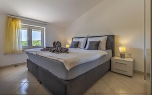 Huoneisto | 1 makuuhuone, silitysrauta/-lauta, ilmainen Wi-Fi, vuodevaatteet