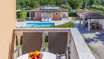 Apartment | Terrace/patio