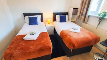 4 bedrooms, iron/ironing board, free WiFi, bed sheets