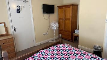 Iron/ironing board, free WiFi