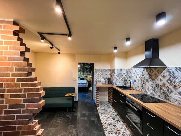 Refrigerador, horno, placa de cocina, cafetera/tetera