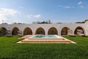 Superior Suite, Private Pool, Sea View | Down comforters, in-room safe, bed sheets - Masseria Scaledda (Manduria)