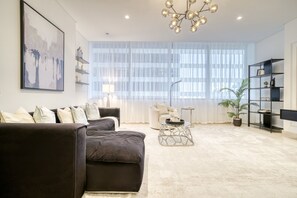 TV - Pleasing 1BR at Sky Gardens DIFC by Deluxe Holiday Homes (Dubai)